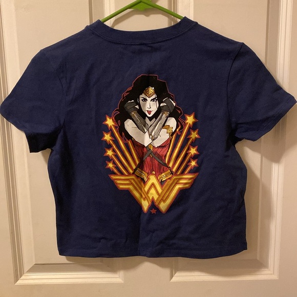 Wonder Woman cropped t-shirt - Picture 5 of 5